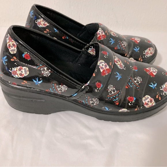 Easy Street Women's Sz 8M “Sugar Skull Day of the Dead” Black Nurse Clogs Shoes - Picture 1 of 9
